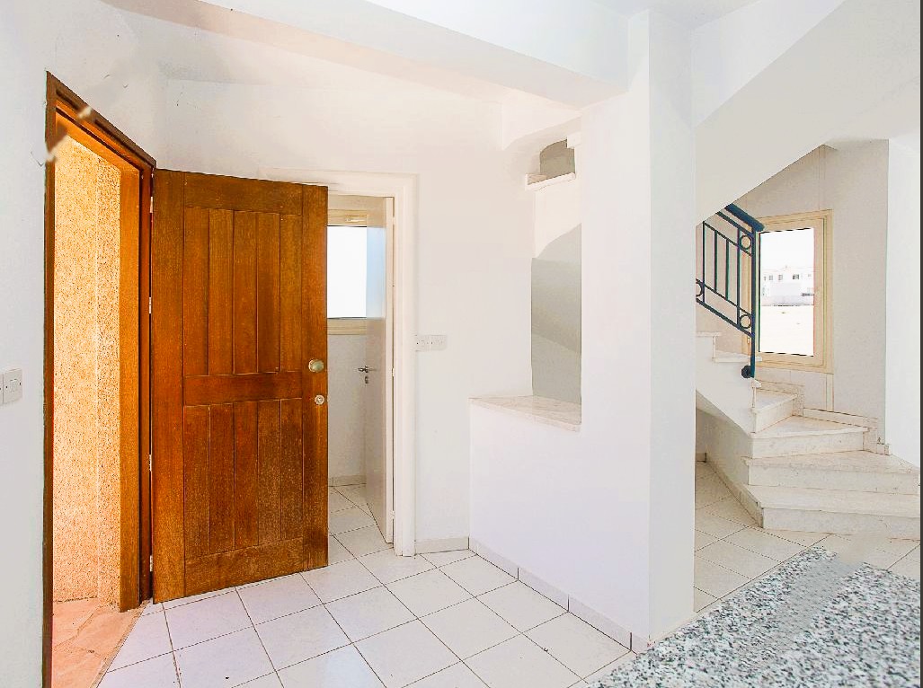 Semi Detached Villa For Sale  in  Anarita