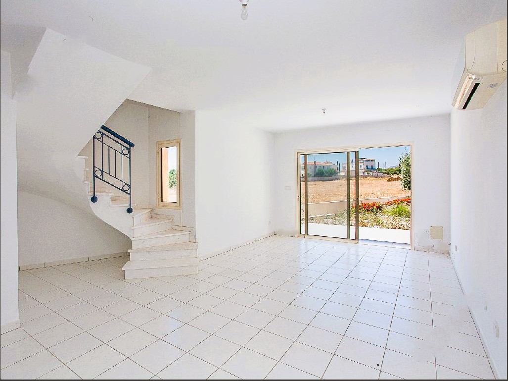 Semi Detached Villa For Sale  in  Anarita