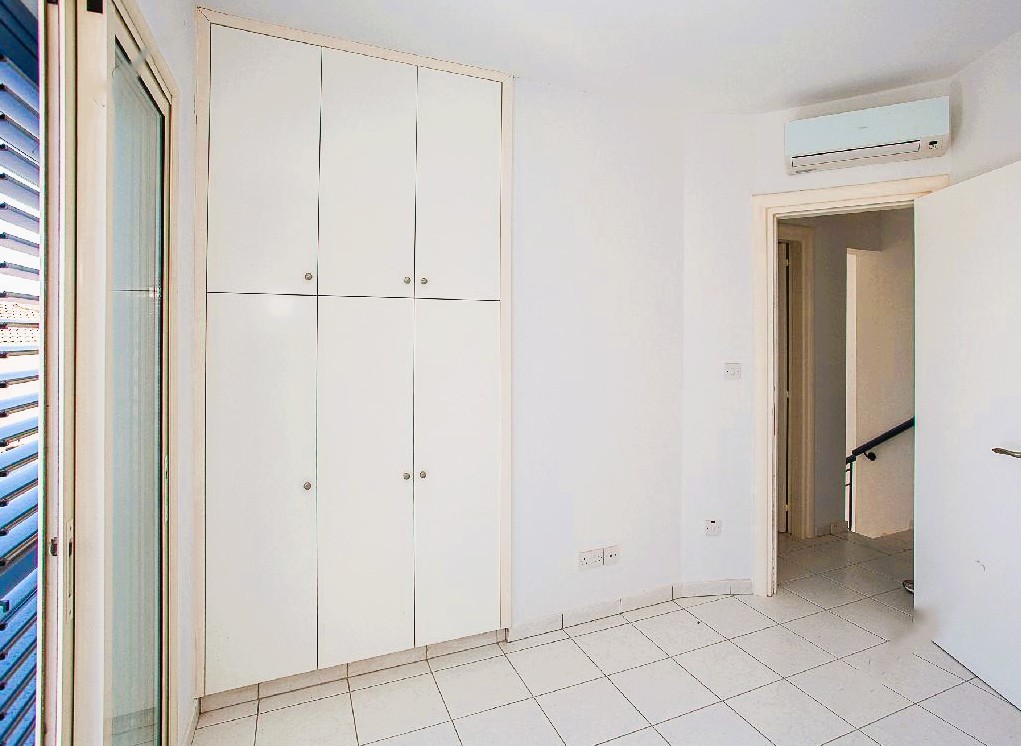 Semi Detached Villa For Sale  in  Anarita