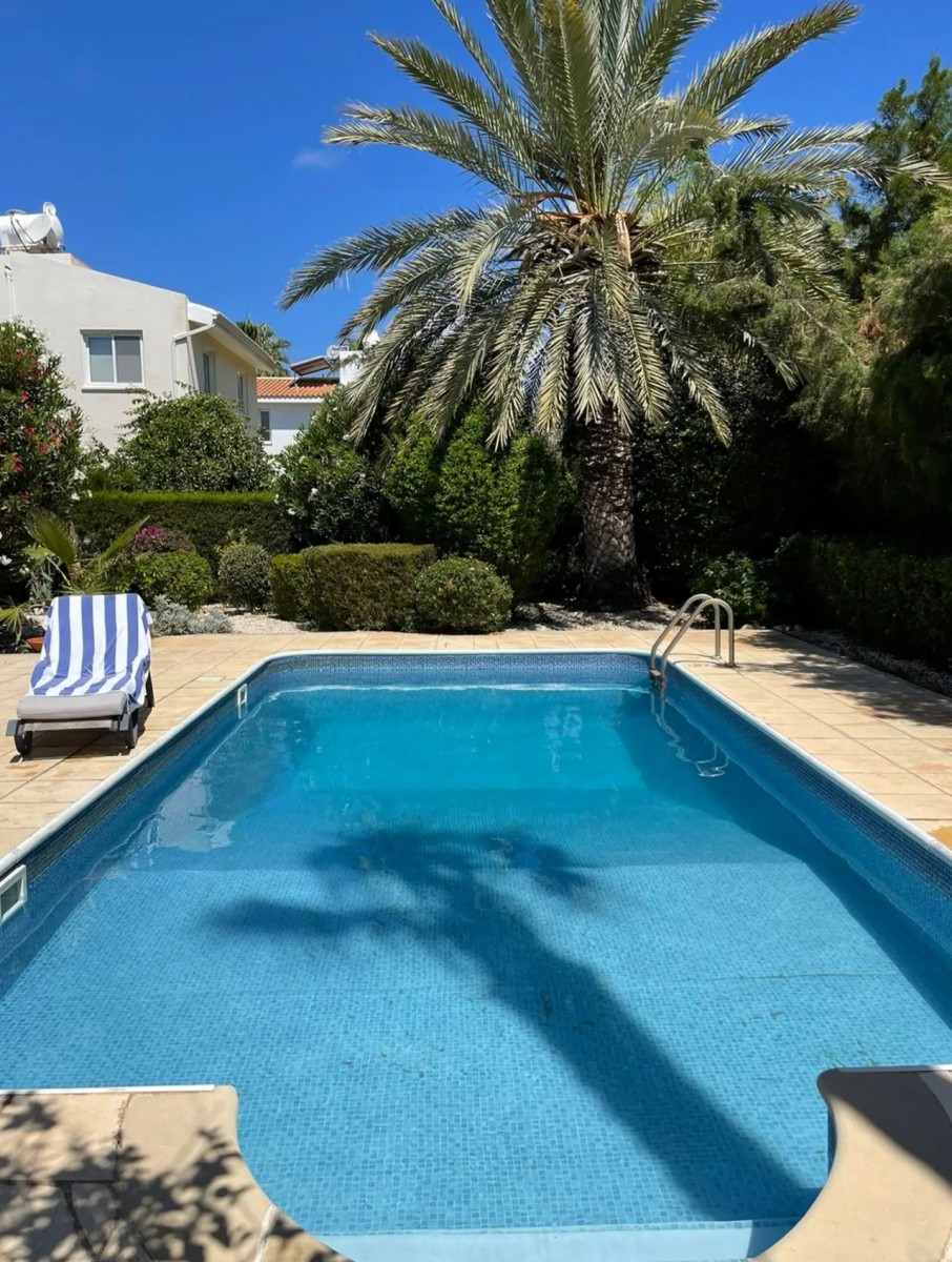 Detached Villa For Rent  in  Peyia - Coral Bay