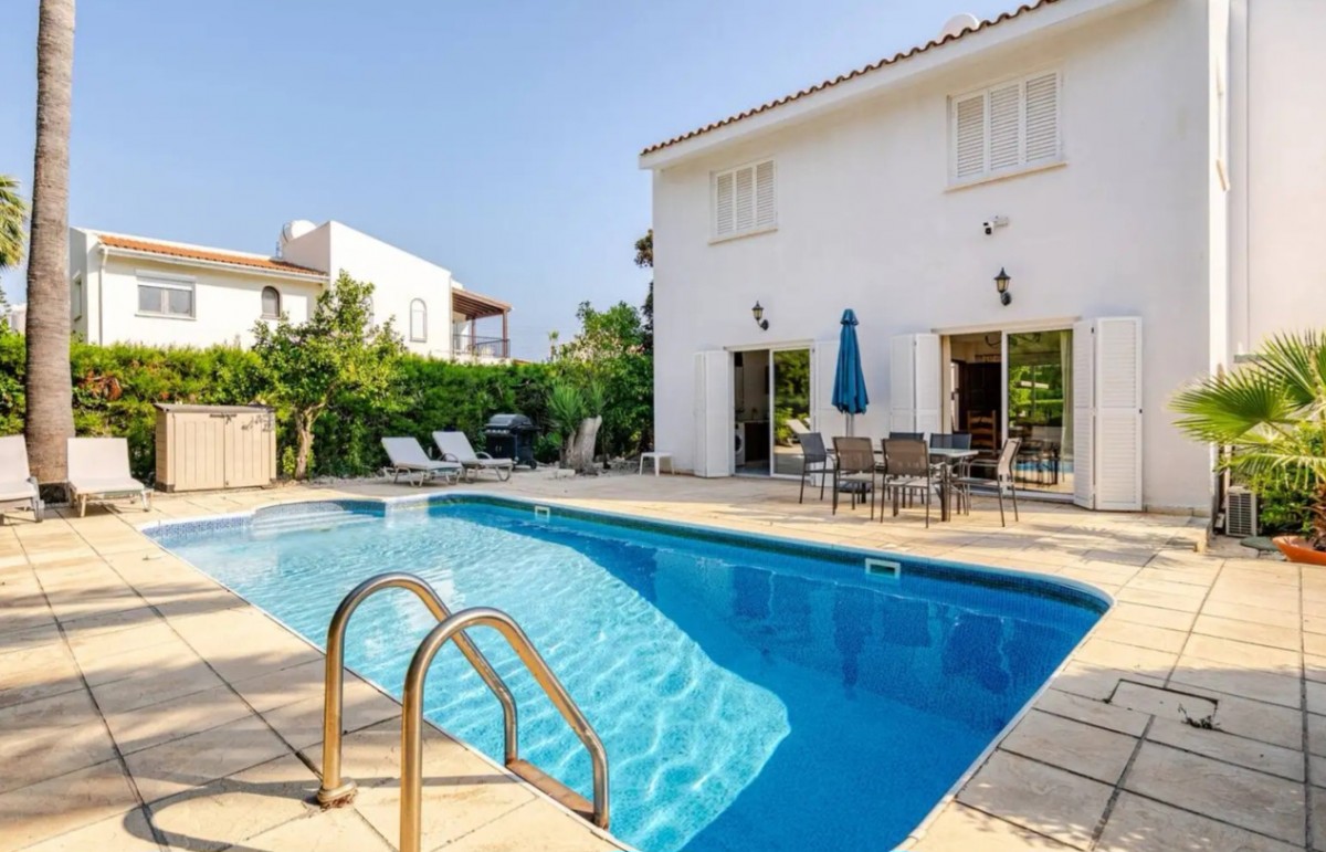 Peyia - Coral Bay, Paphos Detached Villa For Rent | DT5414