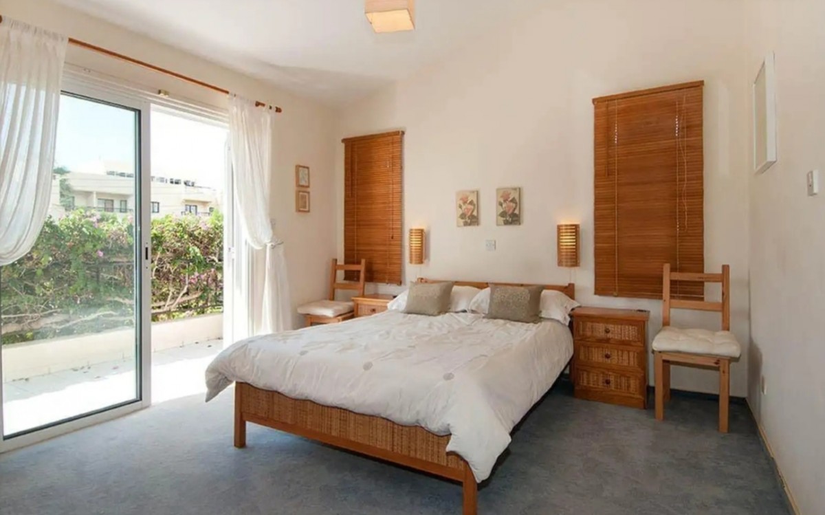 Detached Villa For Rent  in  Peyia - Coral Bay