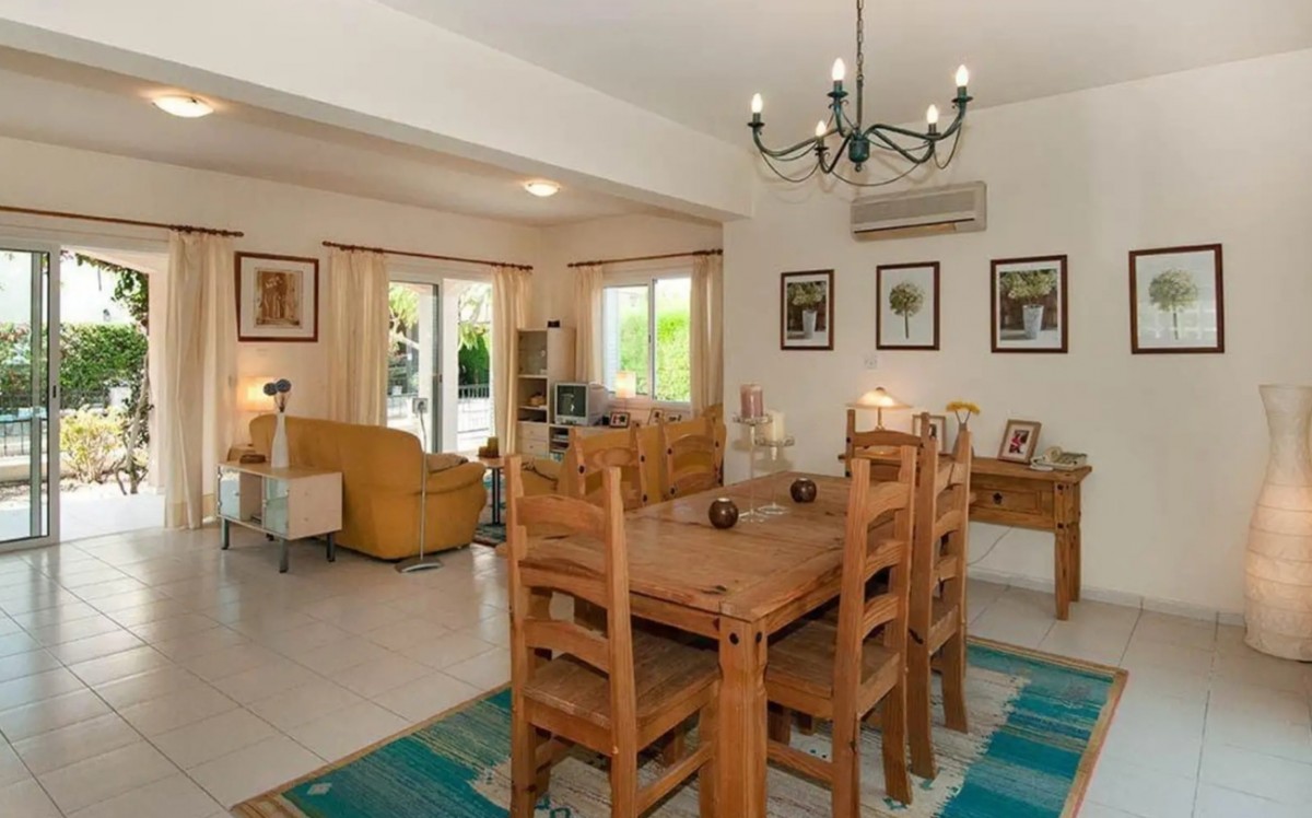 Detached Villa For Rent  in  Peyia - Coral Bay