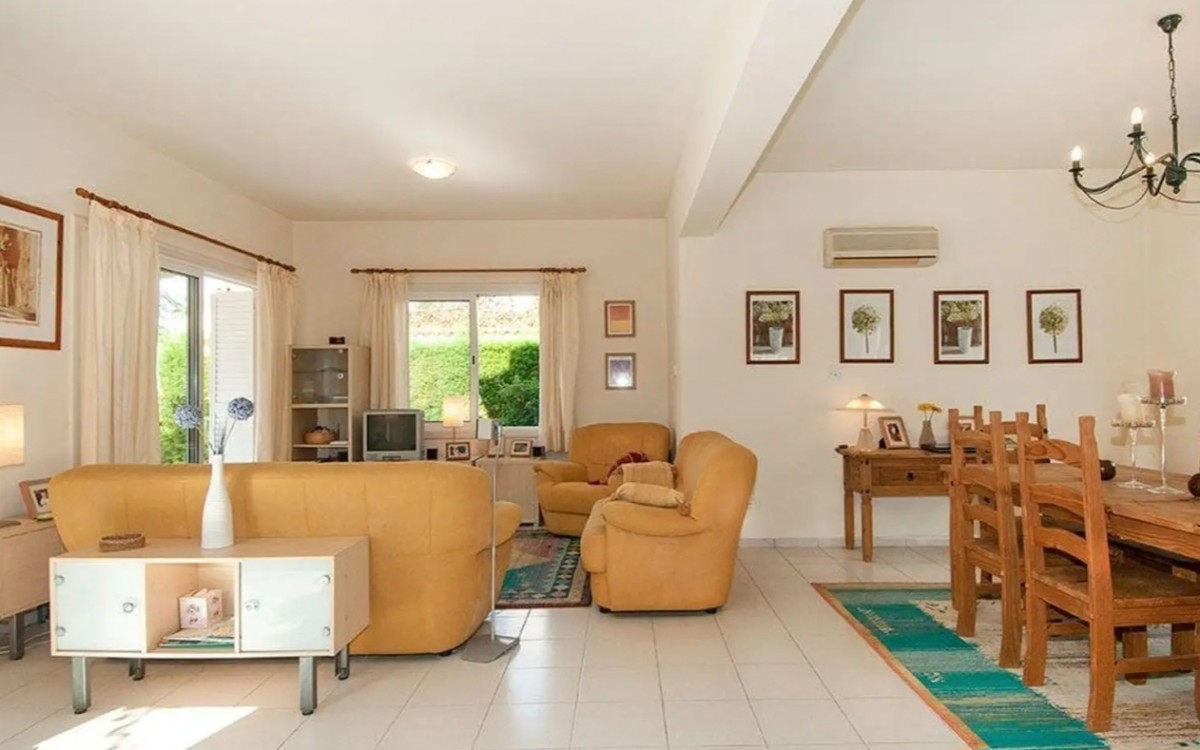 Detached Villa For Rent  in  Peyia - Coral Bay