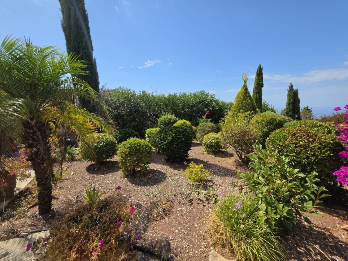 Detached Villa For Sale  in  Select Location