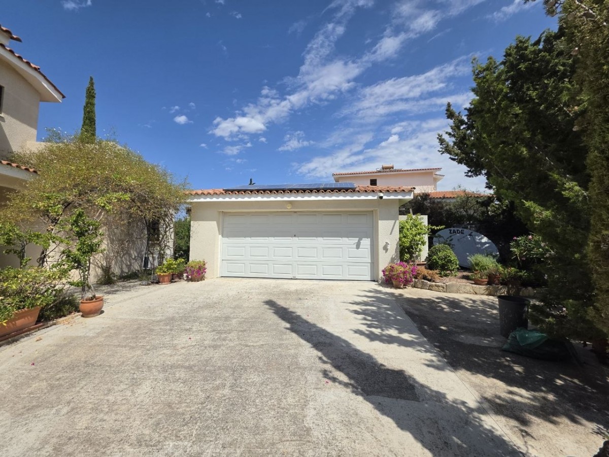 Detached Villa For Sale  in  Select Location