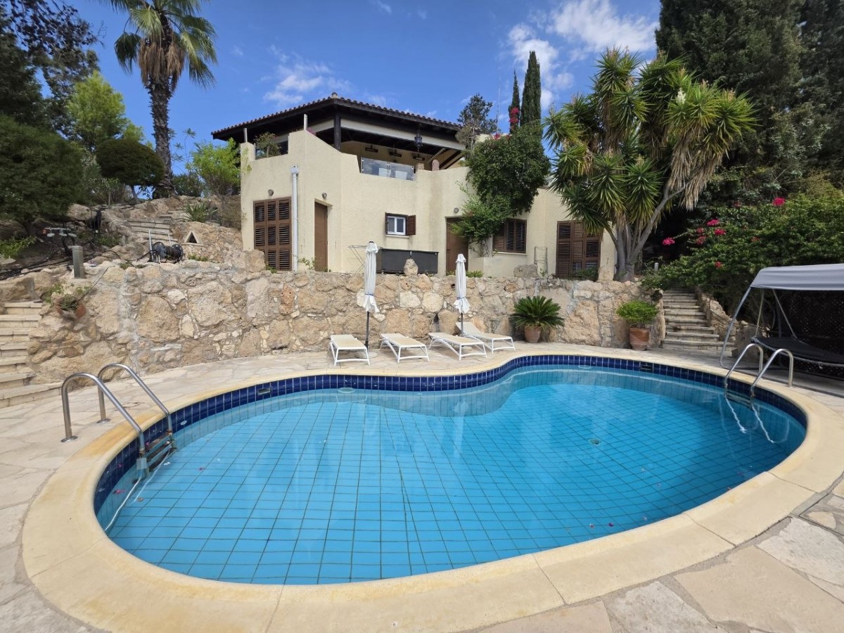 Detached Villa For Sale  in  Tala - Kamares