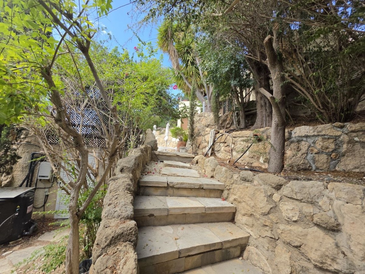 Detached Villa For Sale  in  Tala - Kamares