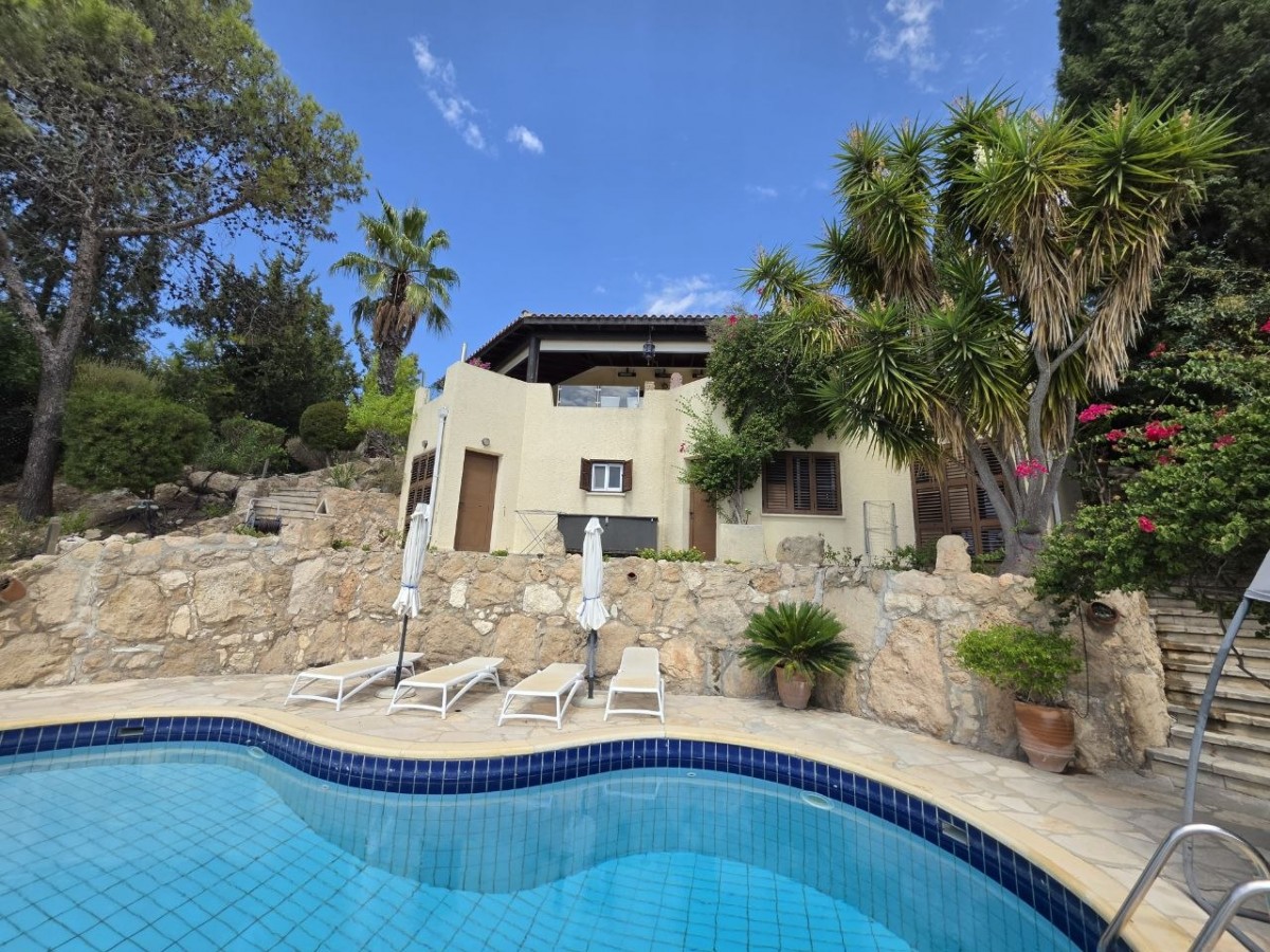 Detached Villa For Sale  in  Tala - Kamares