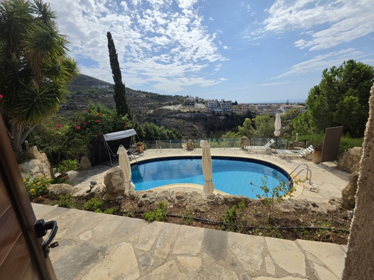 Detached Villa For Sale  in  Tala - Kamares