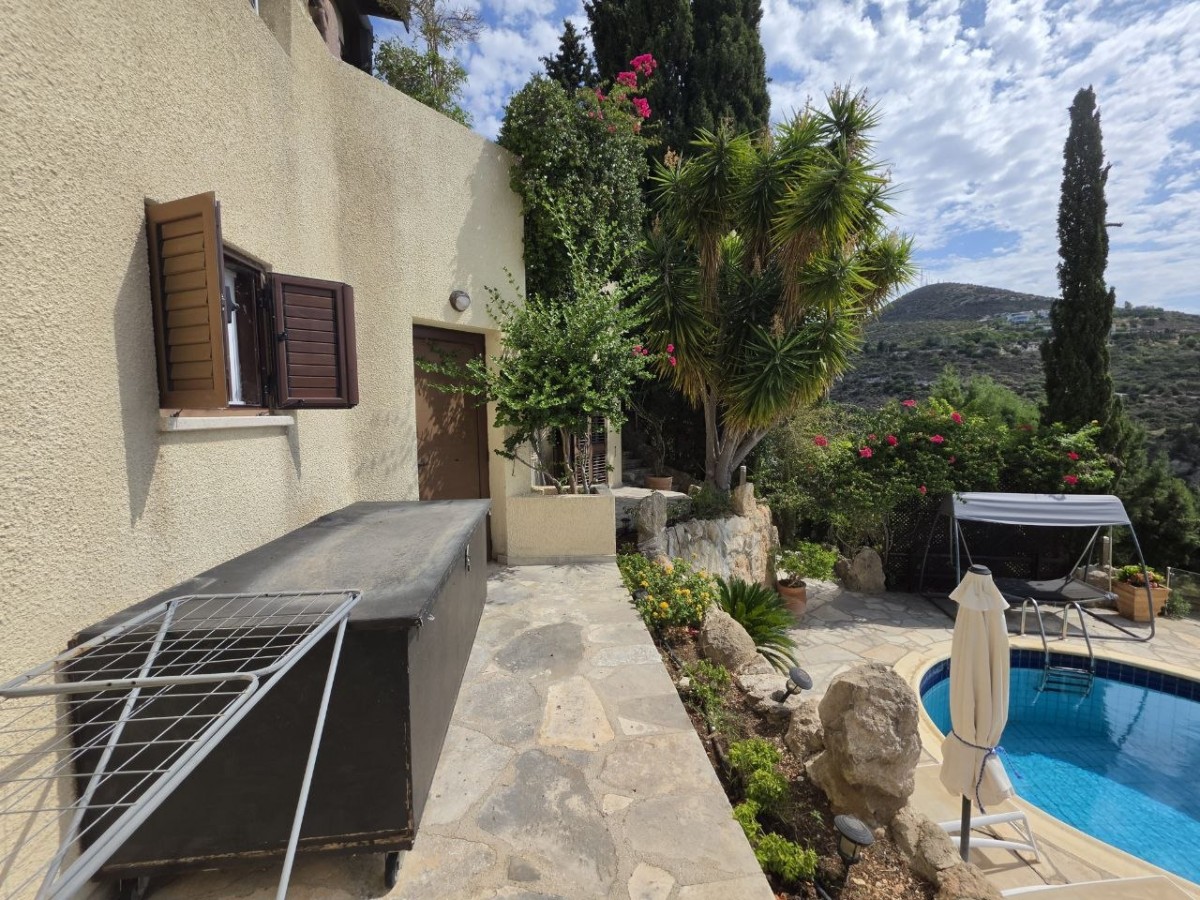 Detached Villa For Sale  in  Tala - Kamares