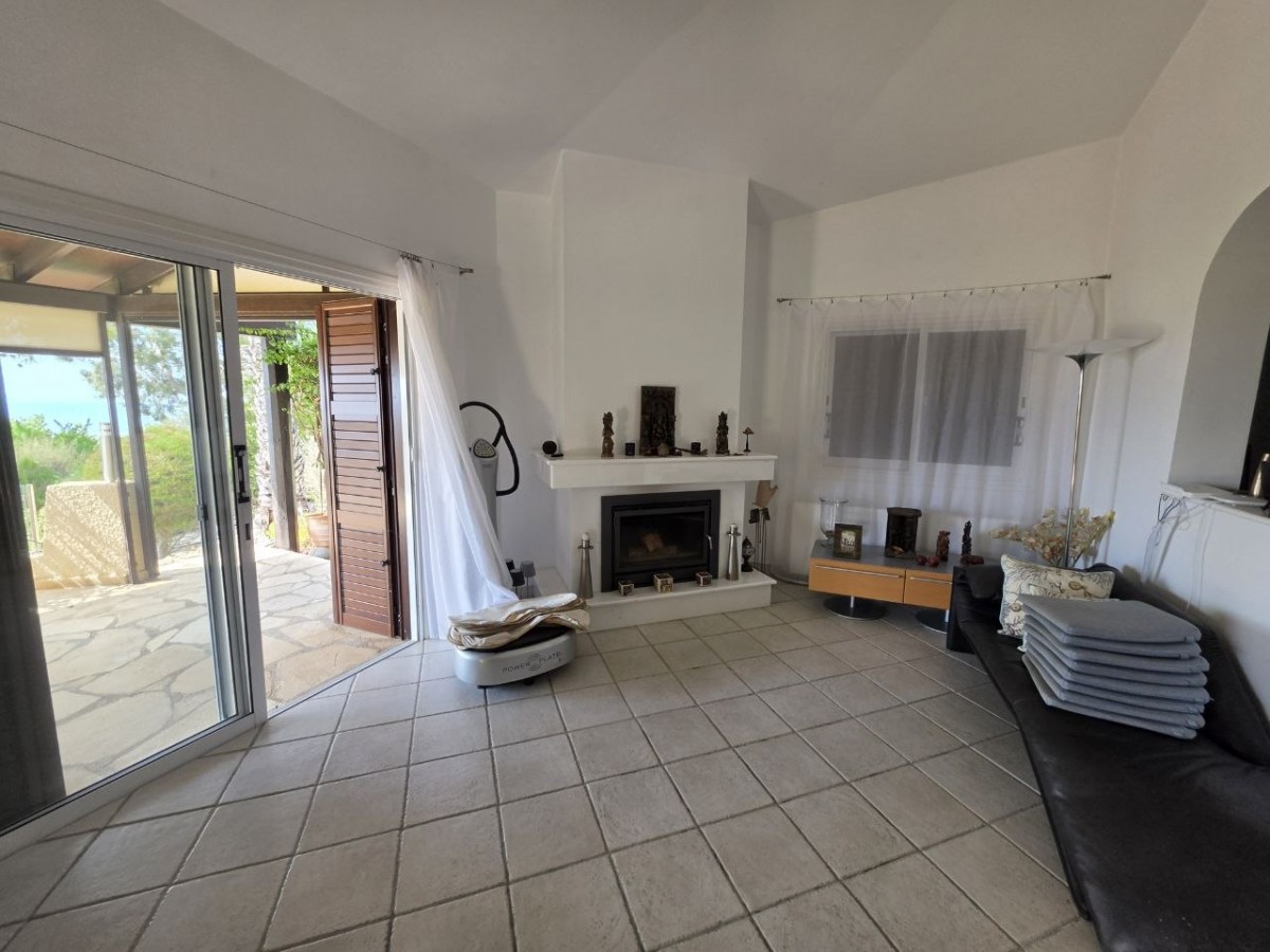 Detached Villa For Sale  in  Tala - Kamares