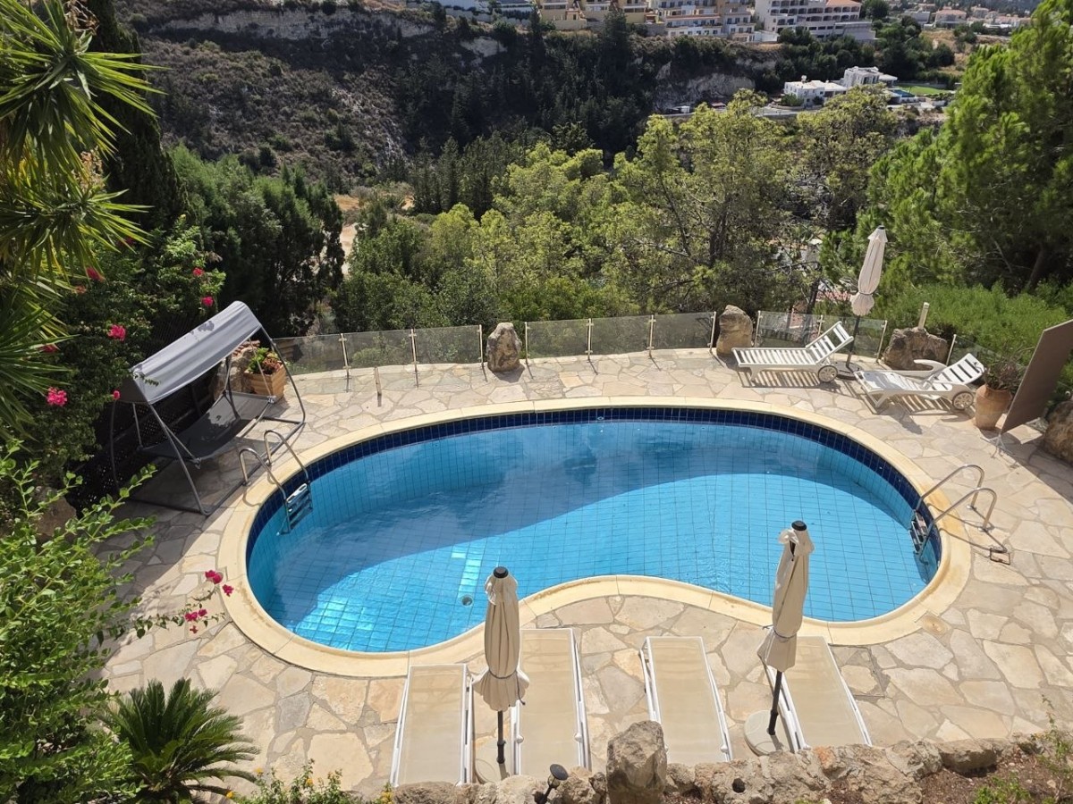 Detached Villa For Sale  in  Tala - Kamares