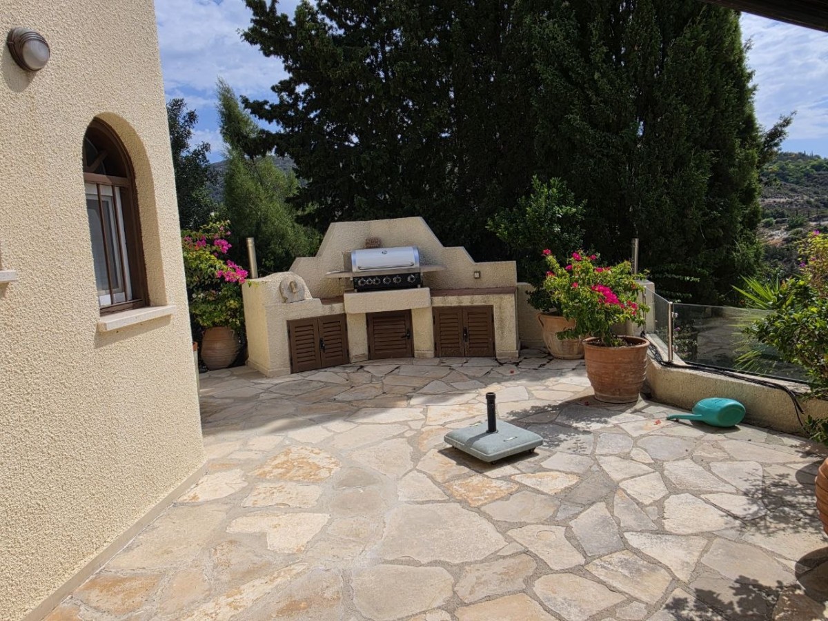 Detached Villa For Sale  in  Tala - Kamares