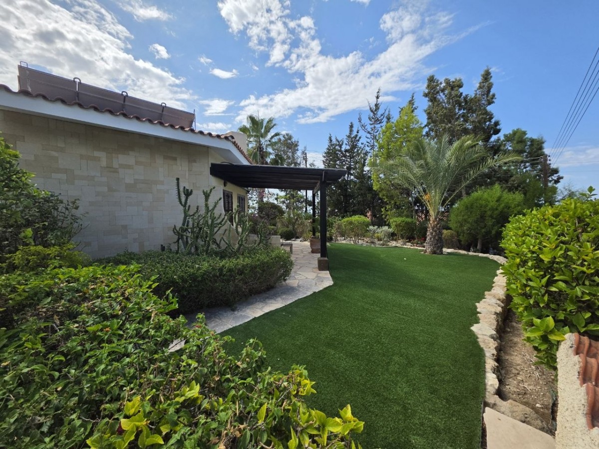 Detached Villa For Sale  in  Tala - Kamares