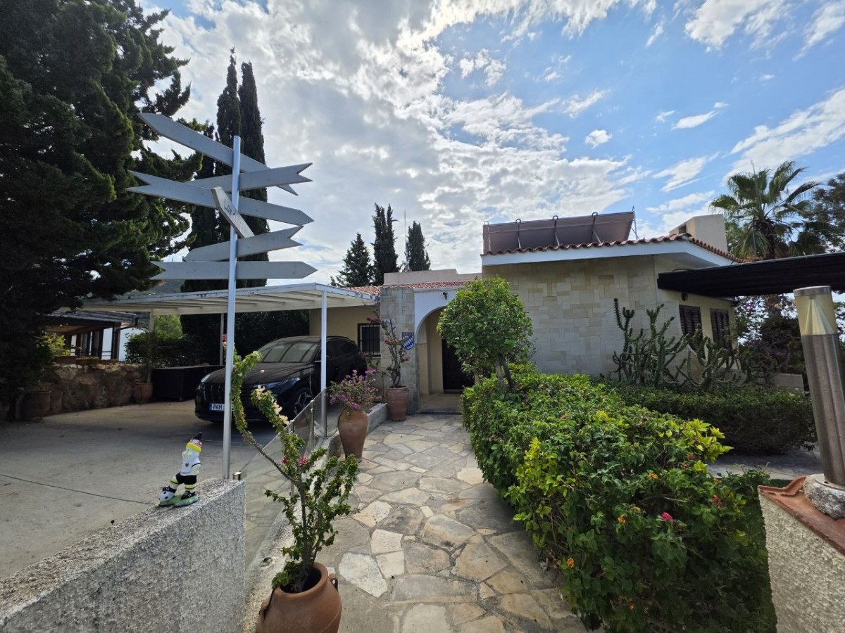Detached Villa For Sale  in  Tala - Kamares
