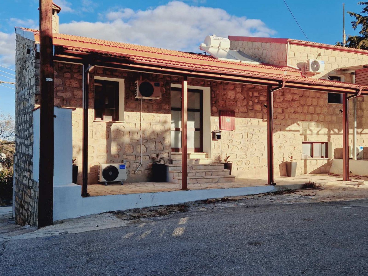 Traditional House For Rent  in  Polemi
