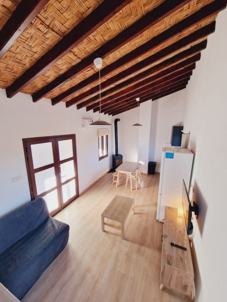 Traditional House For Rent  in  Polemi