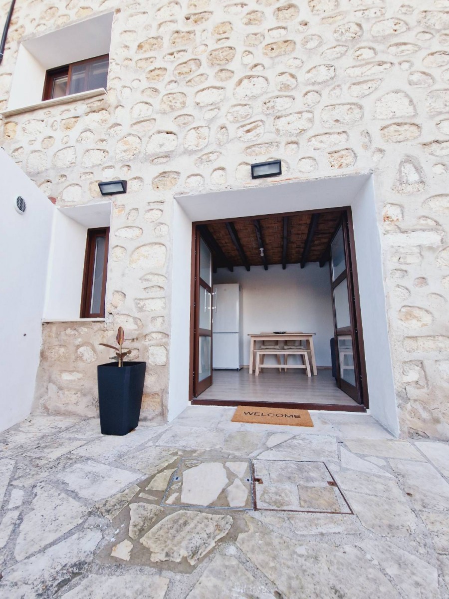 Traditional House For Rent  in  Polemi