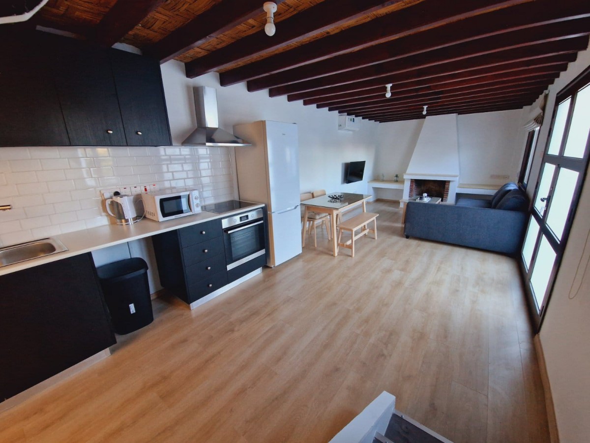 Polemi, Paphos Traditional House For Rent | DT5461