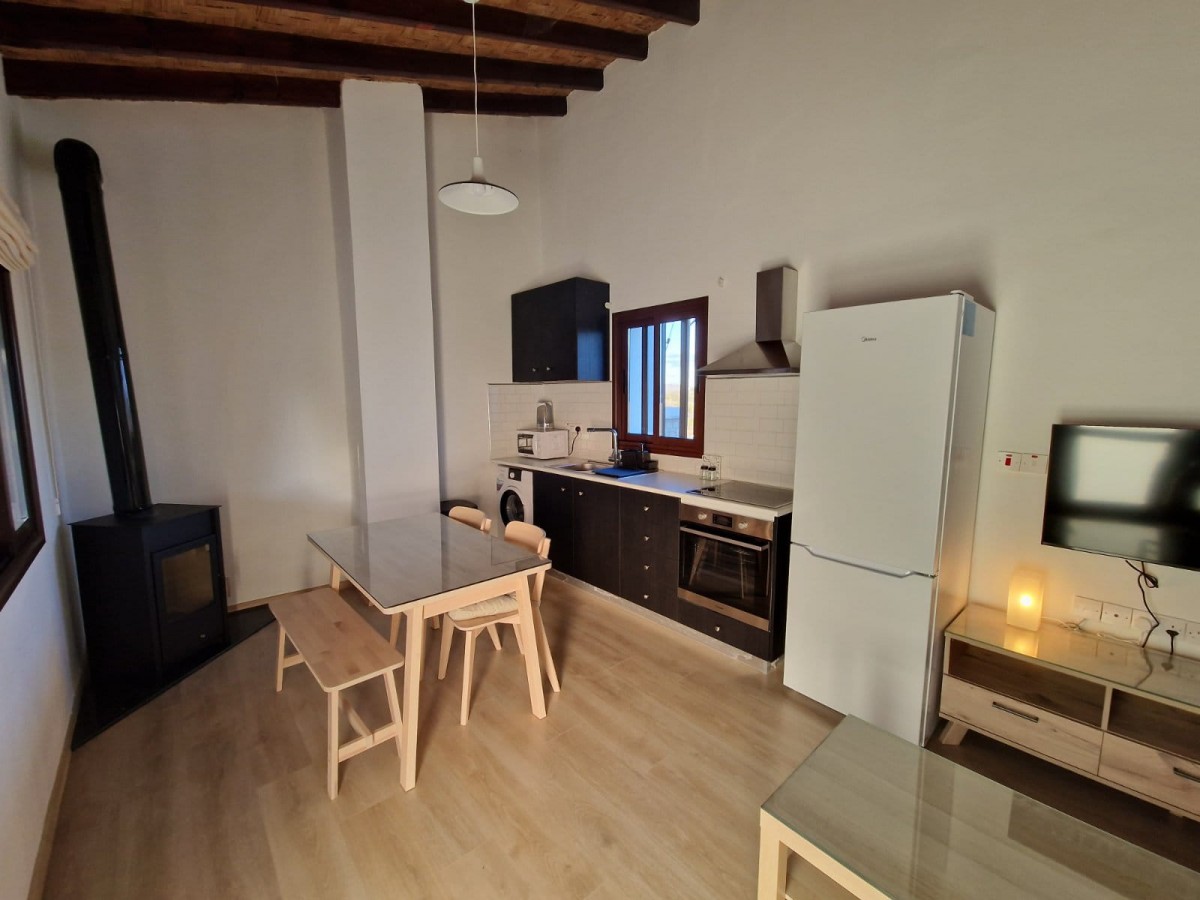 Traditional House For Rent  in  Polemi