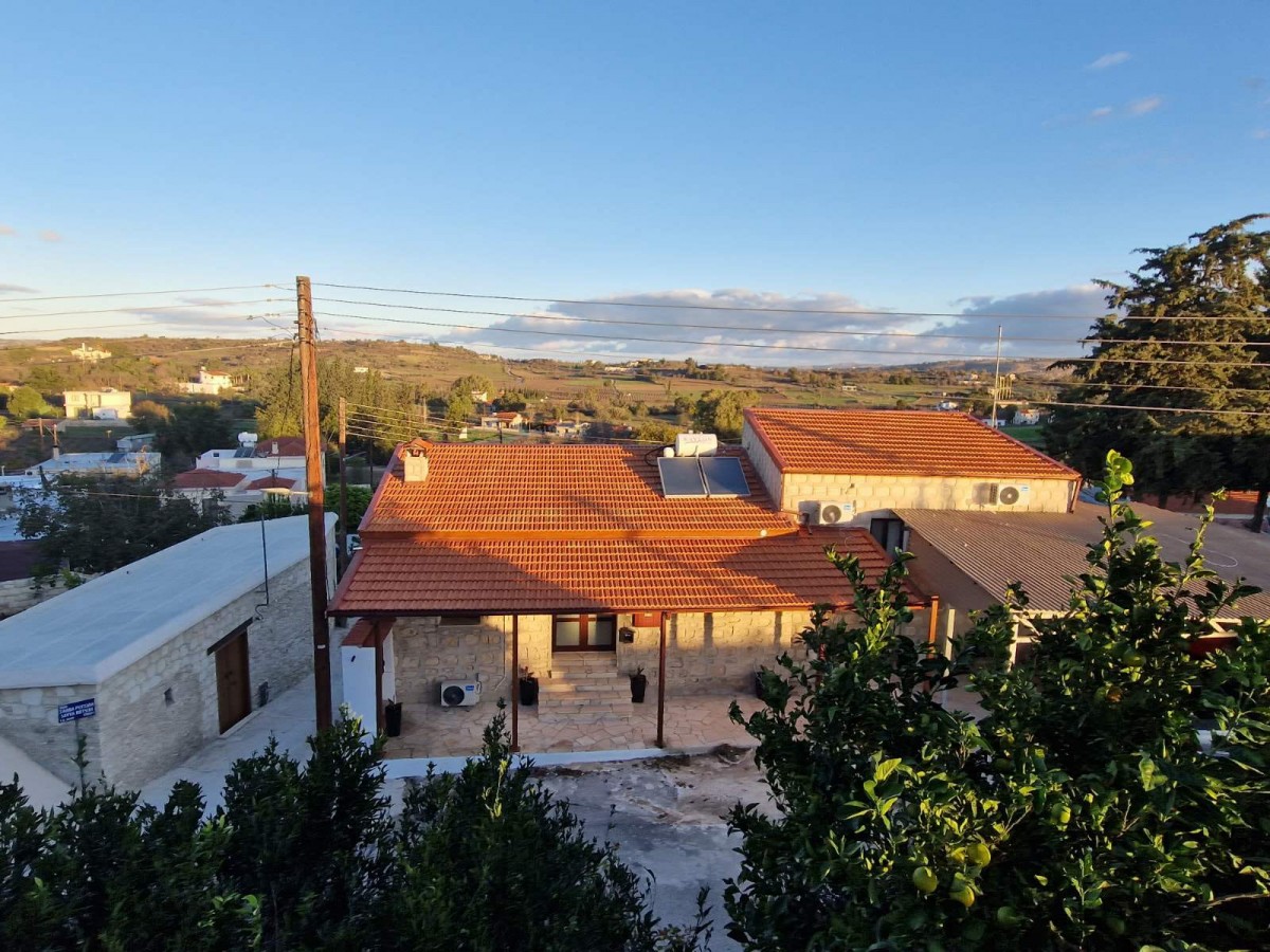 Traditional House For Rent  in  Polemi