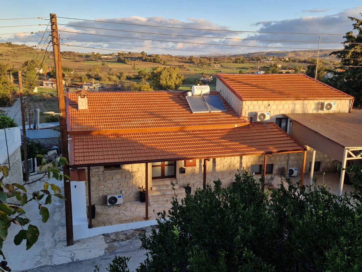 Traditional House For Rent  in  Polemi