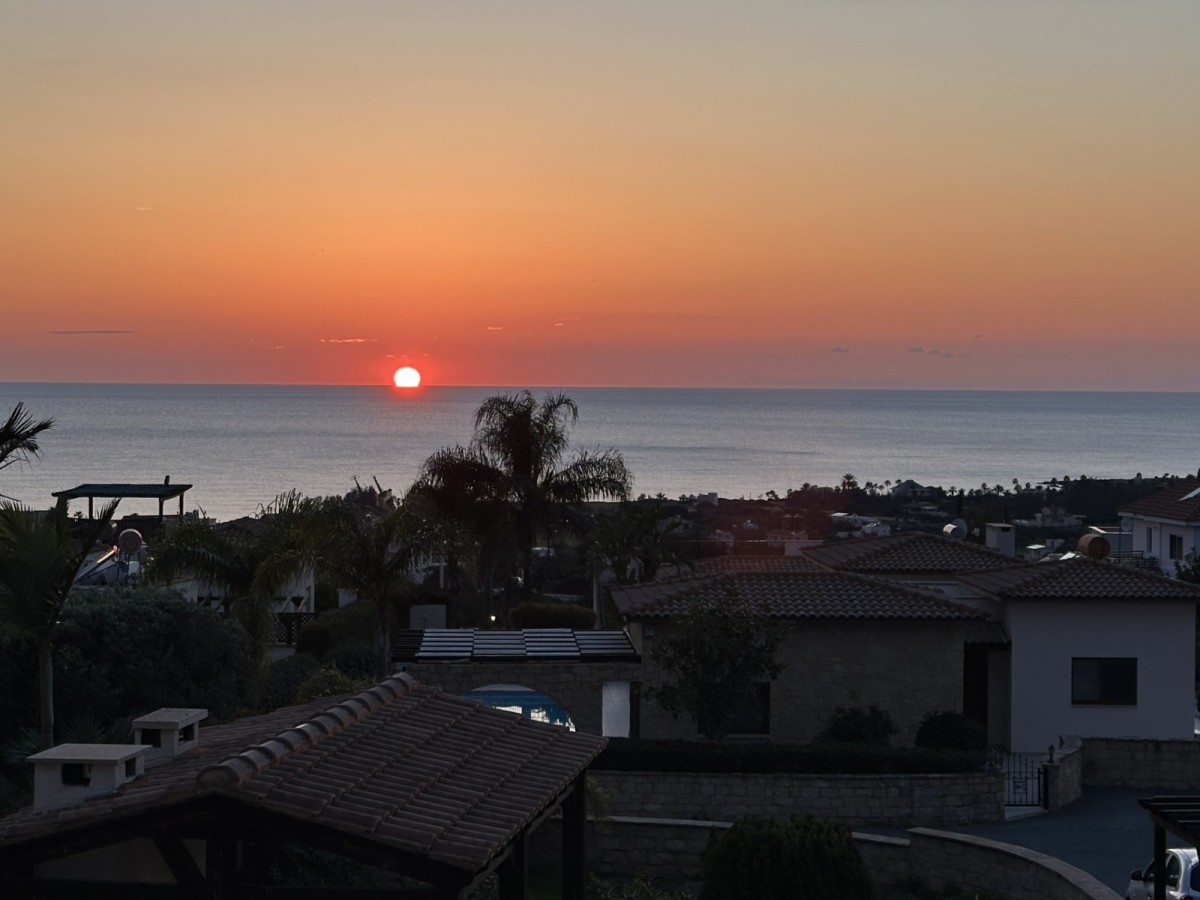Detached Villa For Rent  in  Peyia - Sea Caves