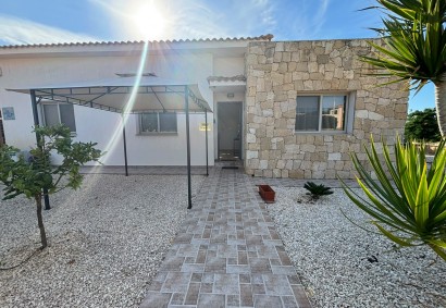 Peyia - Sea Caves, Paphos Bungalow For Rent | DT5478