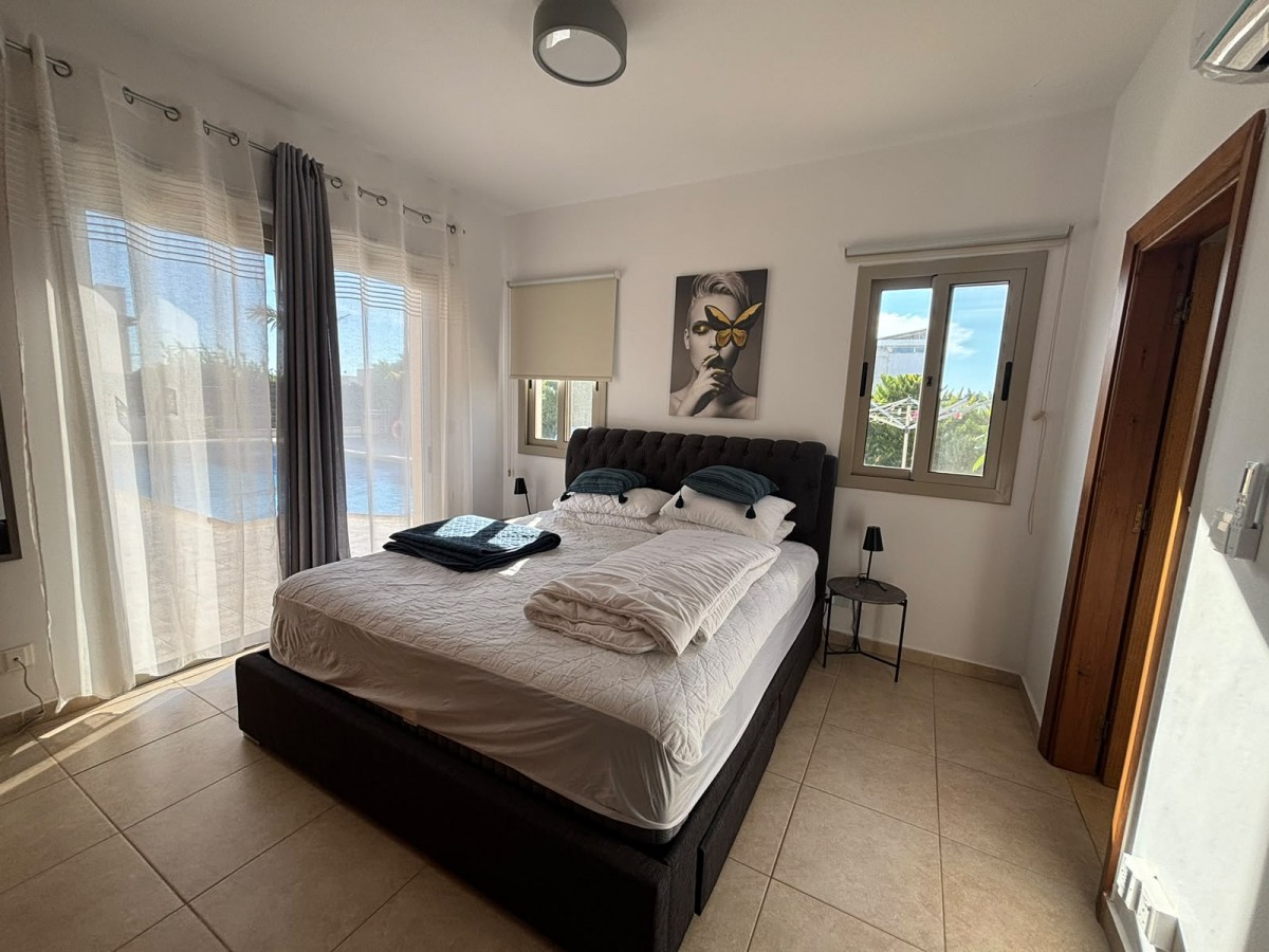 Bungalow For Rent  in  Peyia - Sea Caves