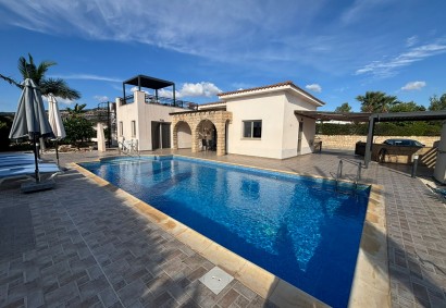 Peyia - Sea Caves, Paphos Bungalow For Rent | DT5478