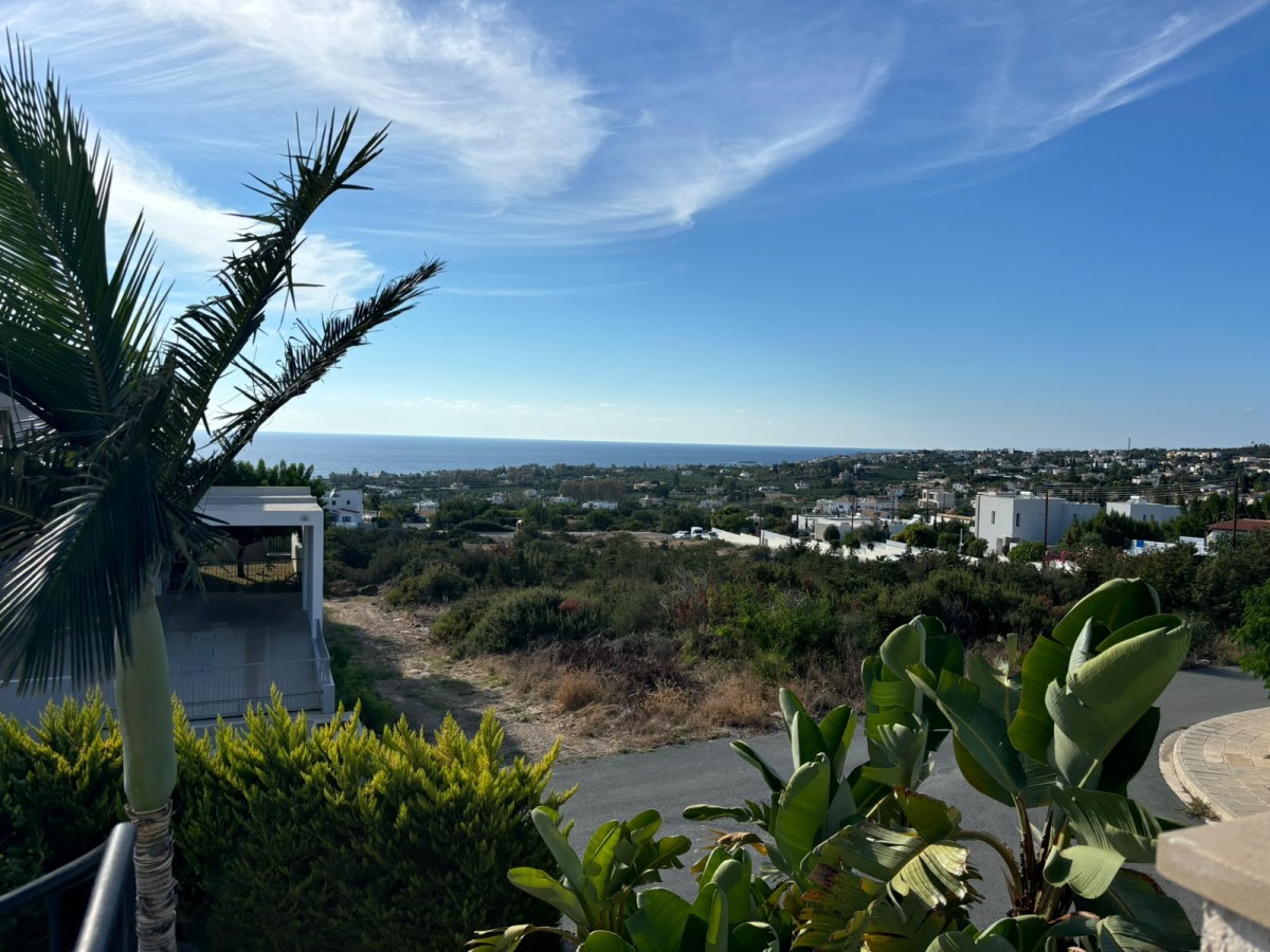 Bungalow For Rent  in  Peyia - Sea Caves