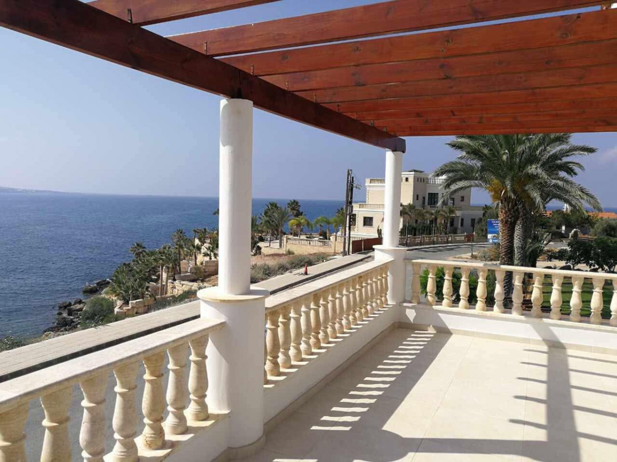 Detached Villa For Sale  in  Peyia - Coral Bay