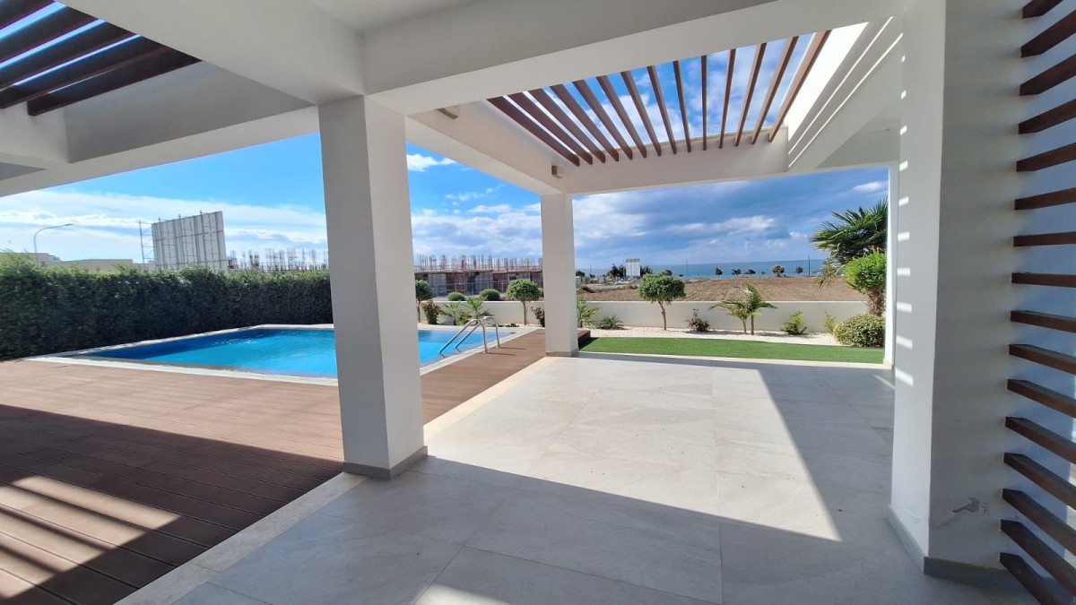 Detached Villa For Sale  in  Geroskipou