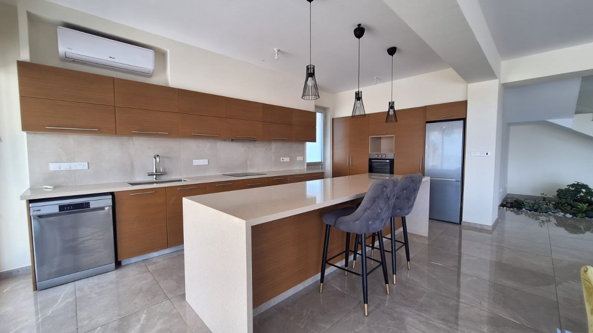 Detached Villa For Sale  in  Geroskipou