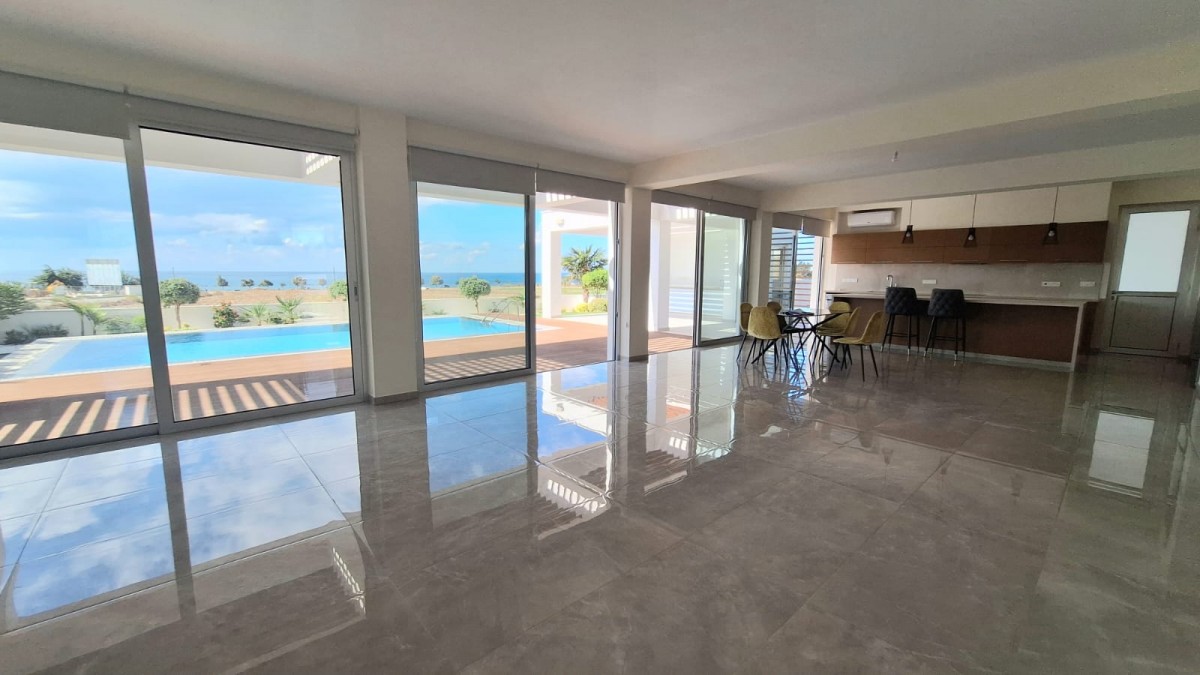 Detached Villa For Sale  in  Geroskipou
