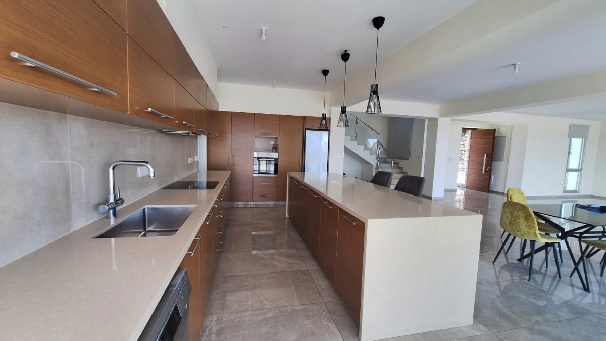 Detached Villa For Sale  in  Geroskipou