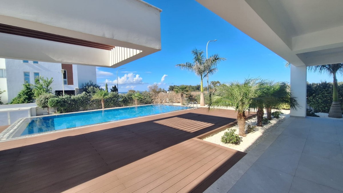 Detached Villa For Sale  in  Geroskipou