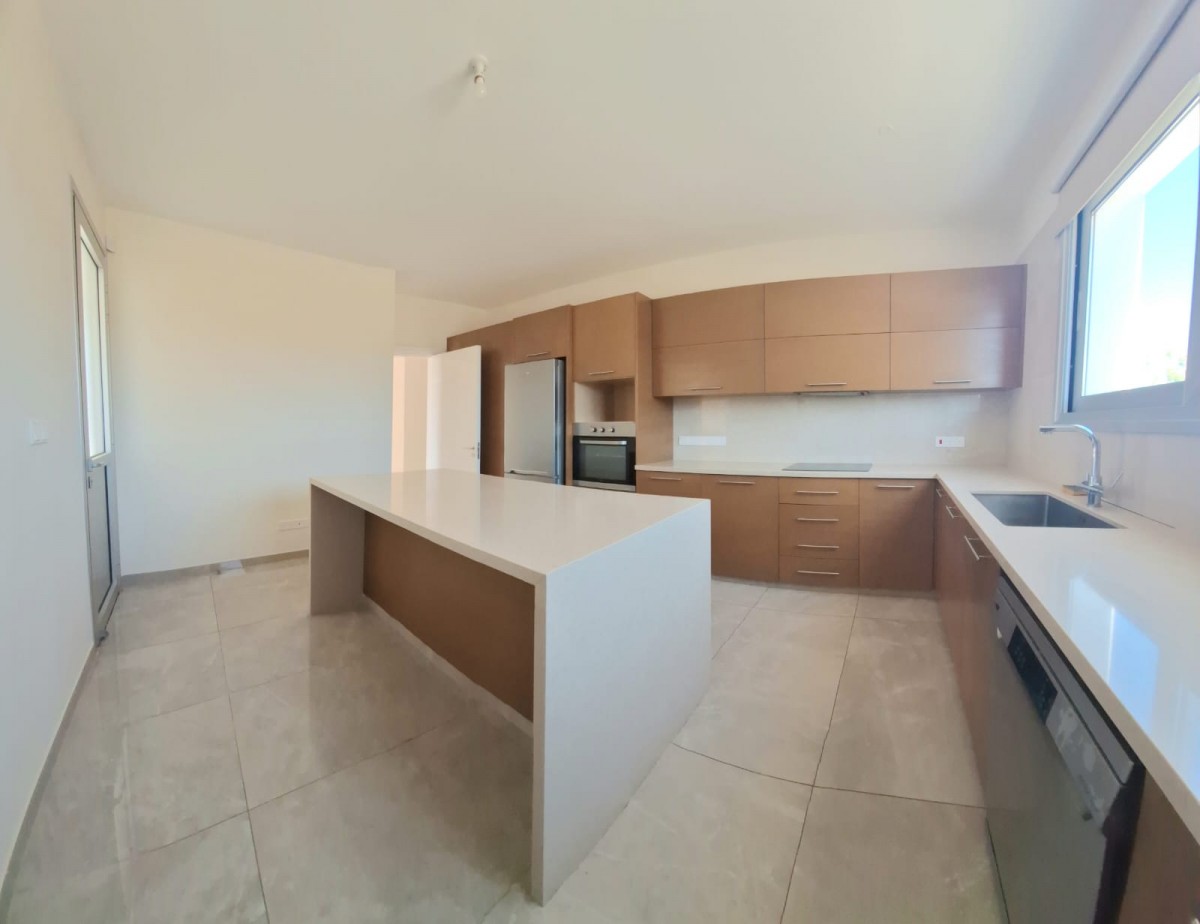 Detached Villa For Sale  in  Geroskipou