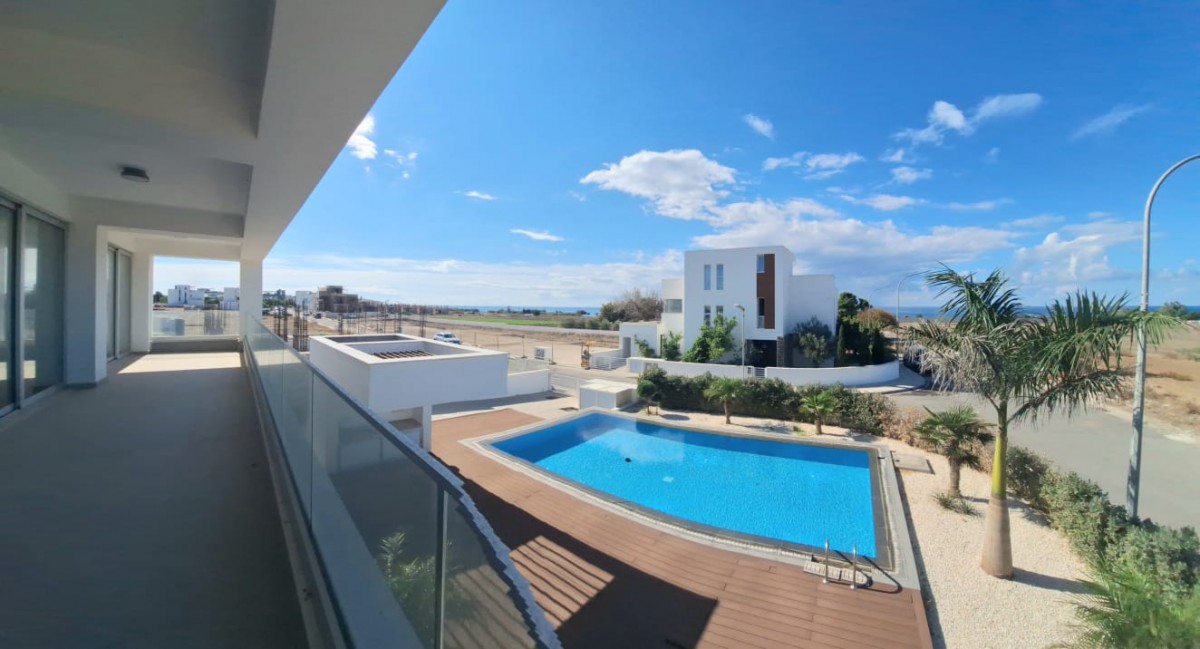 Detached Villa For Sale  in  Geroskipou