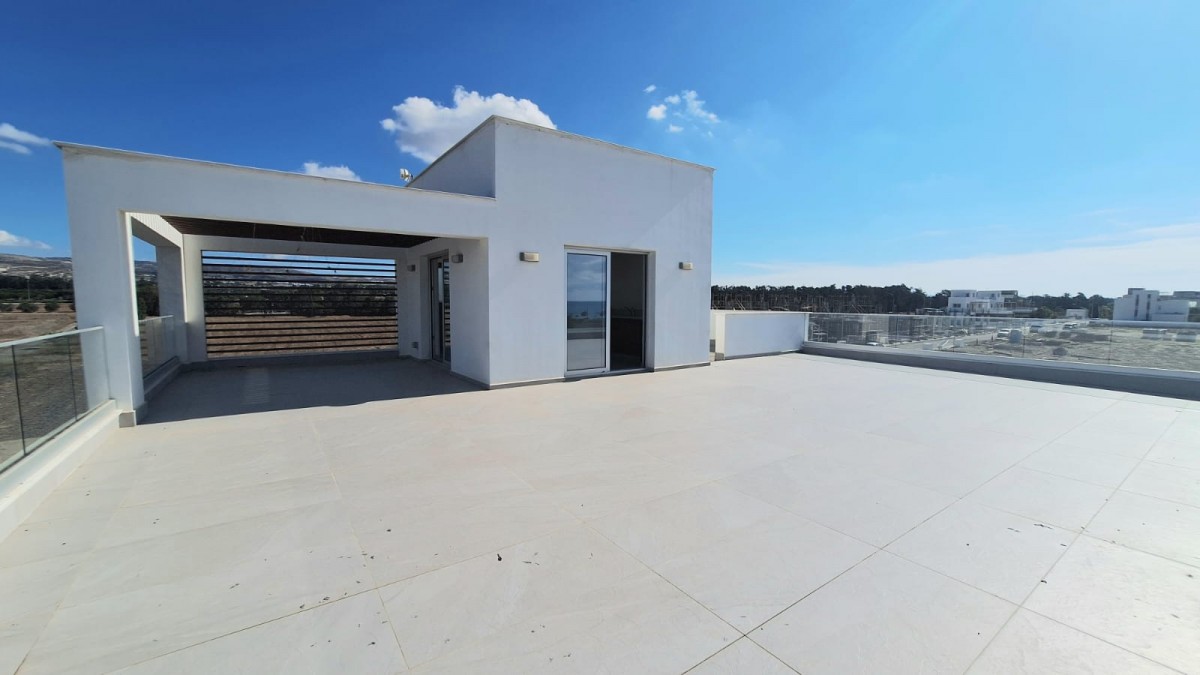 Detached Villa For Sale  in  Geroskipou