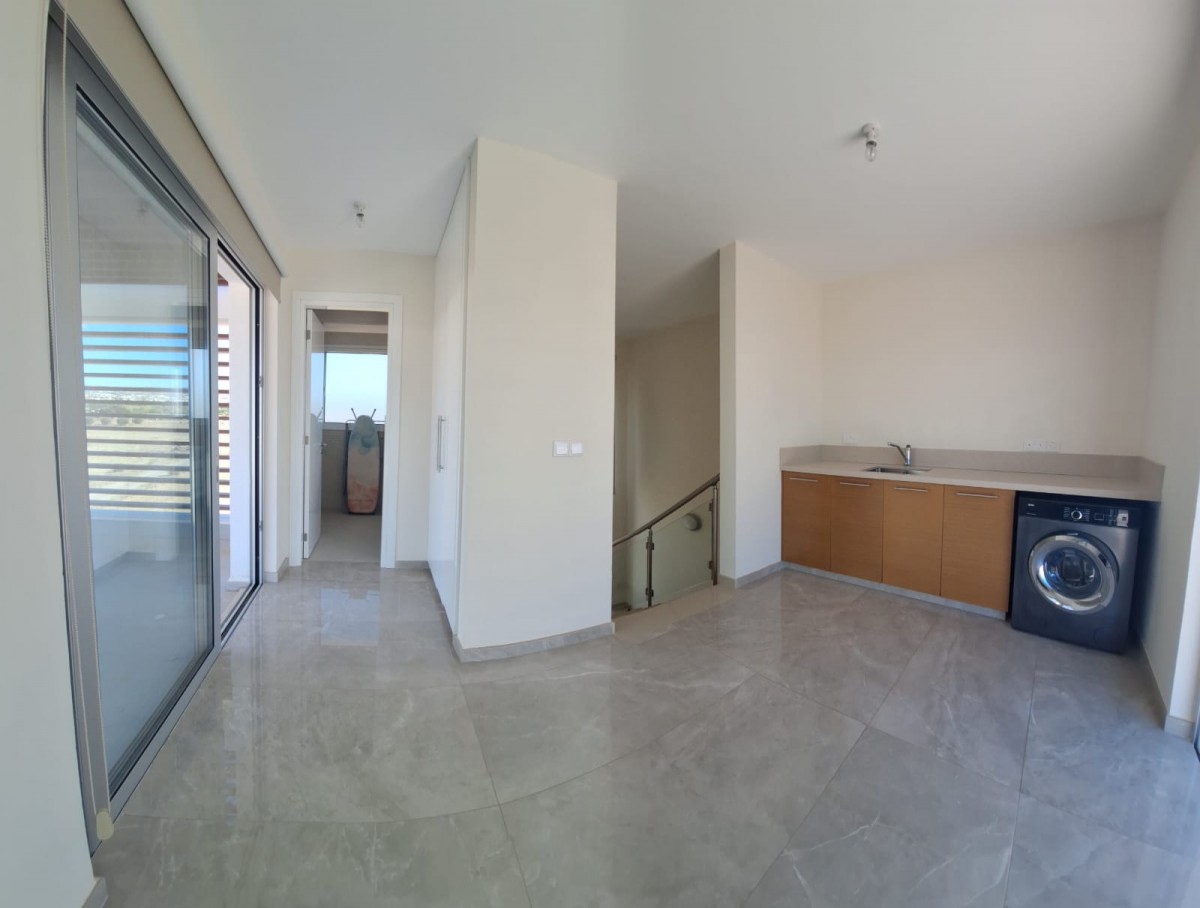 Detached Villa For Sale  in  Geroskipou