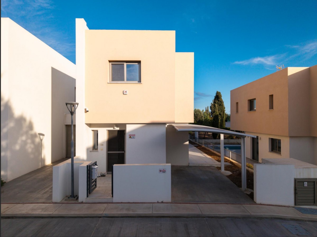 Detached Villa For Sale  in  Koloni