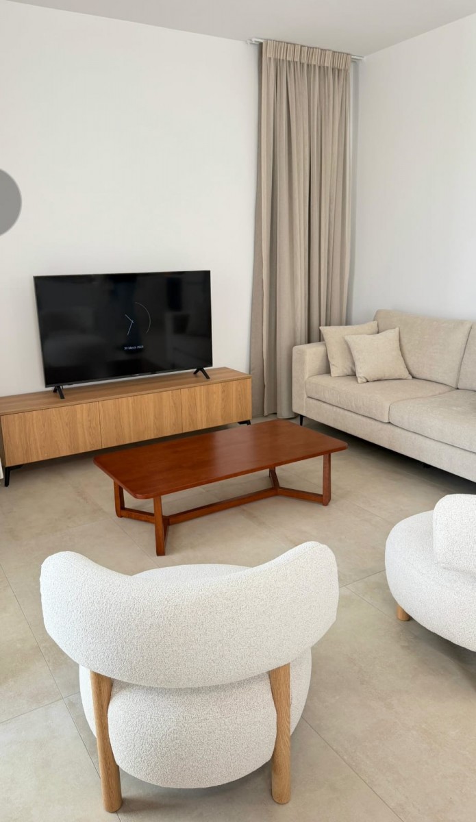 Bungalow For Rent  in  Peyia