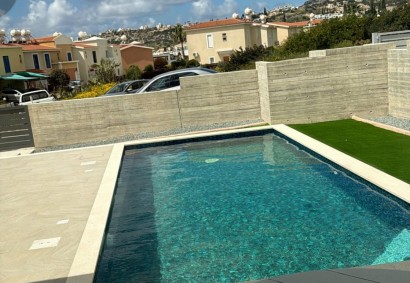 Peyia, Paphos Bungalow For Rent | DT5600