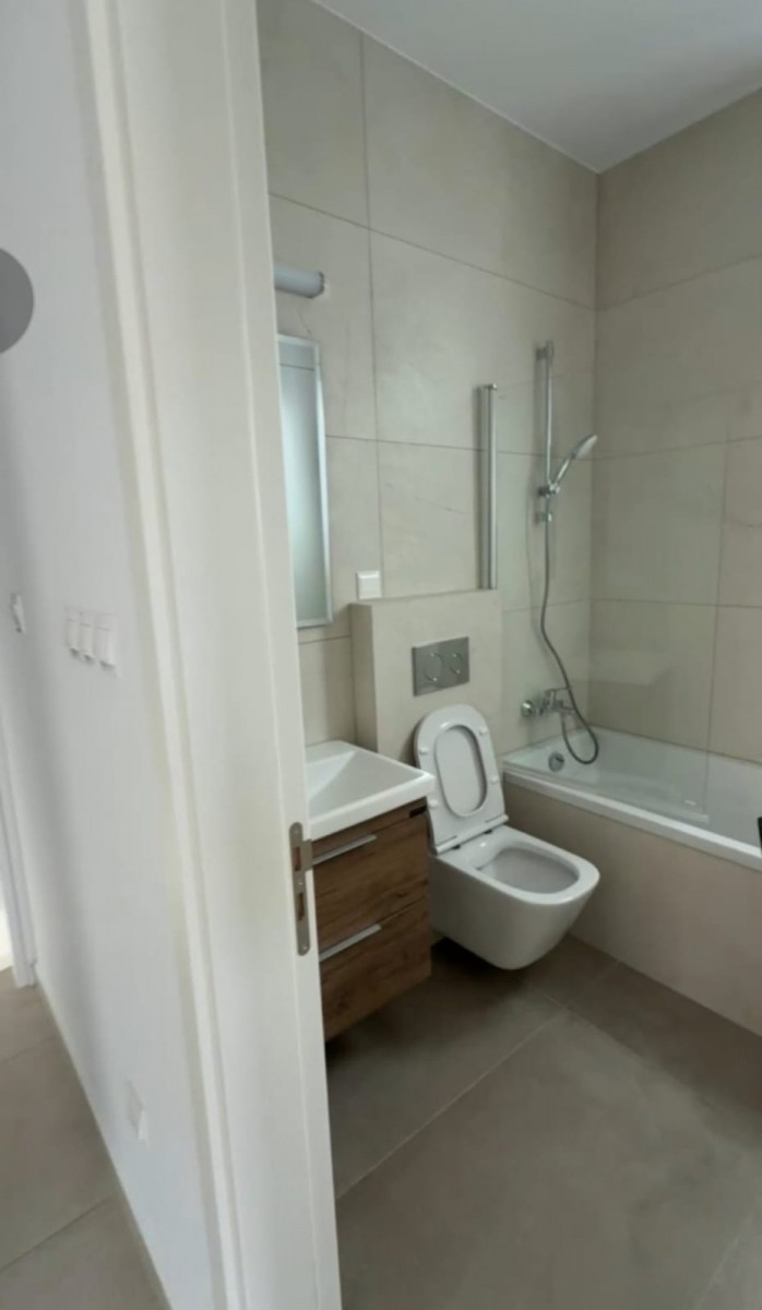 Bungalow For Rent  in  Peyia