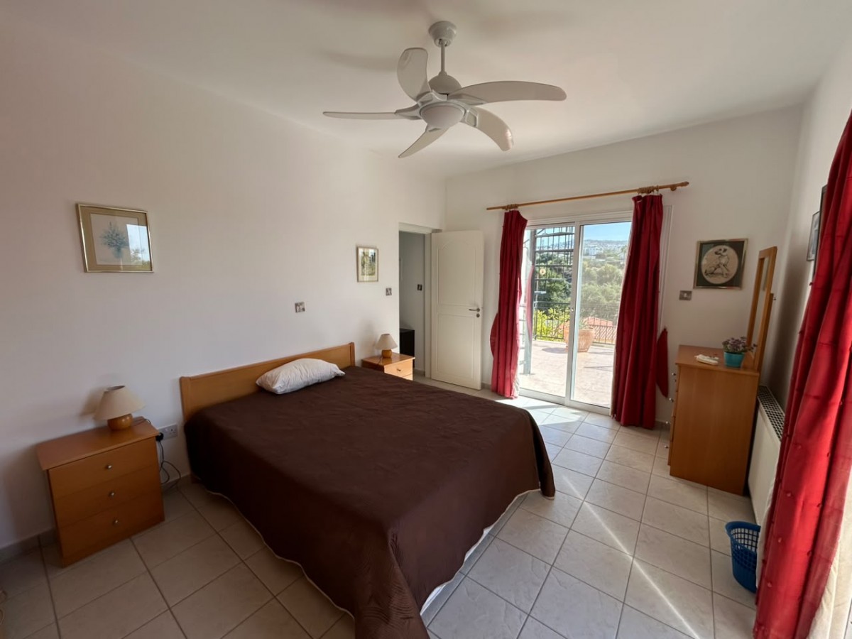Detached Villa For Sale  in  Anavargos