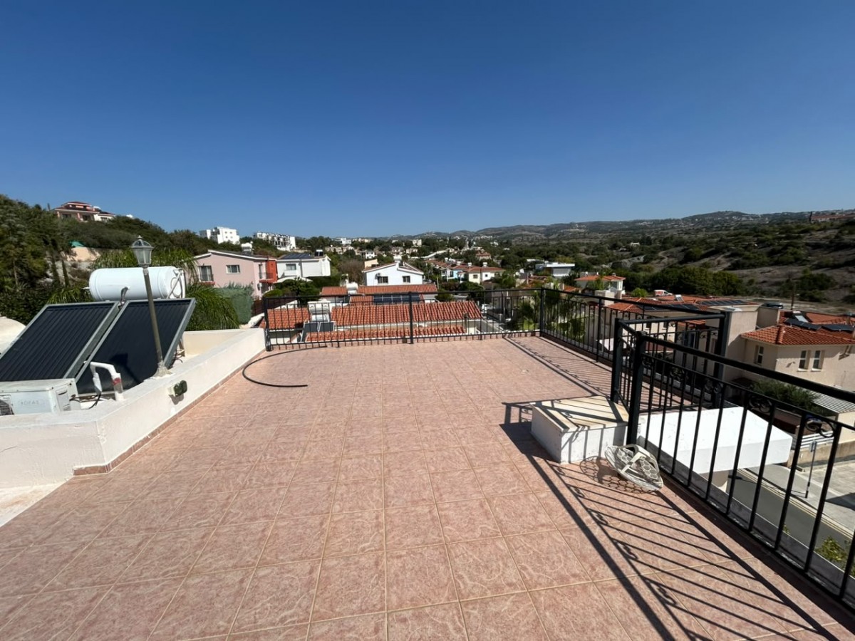 Detached Villa For Sale  in  Anavargos