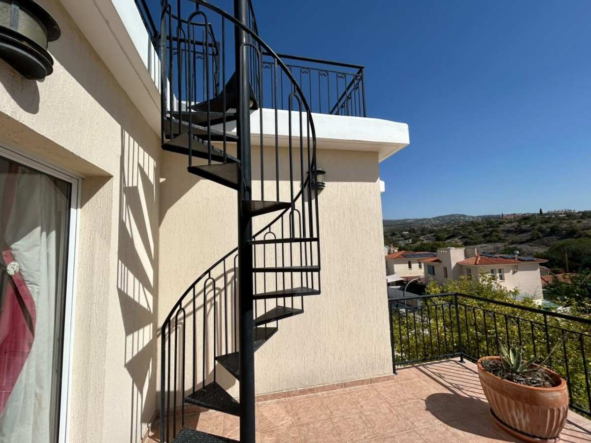 Detached Villa For Sale  in  Anavargos