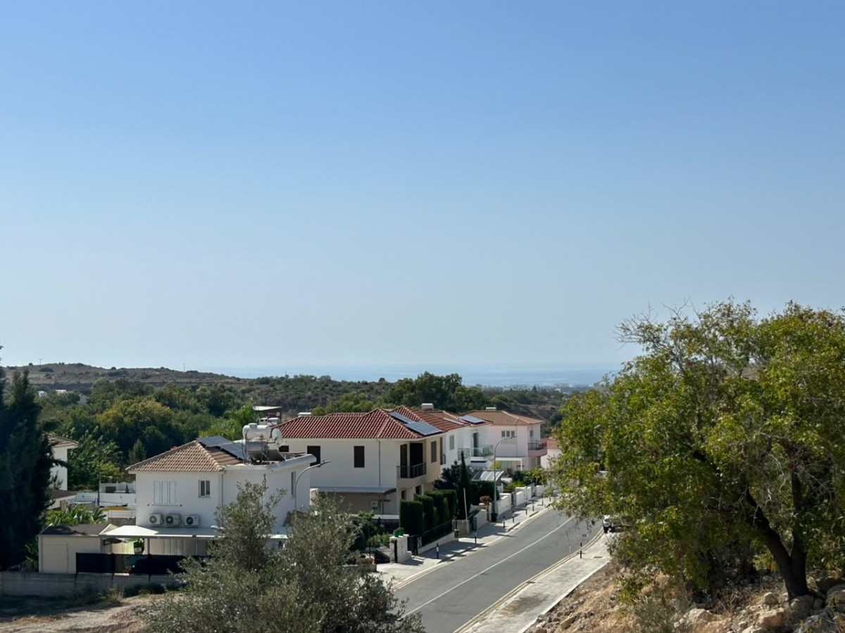 Detached Villa For Sale  in  Anavargos